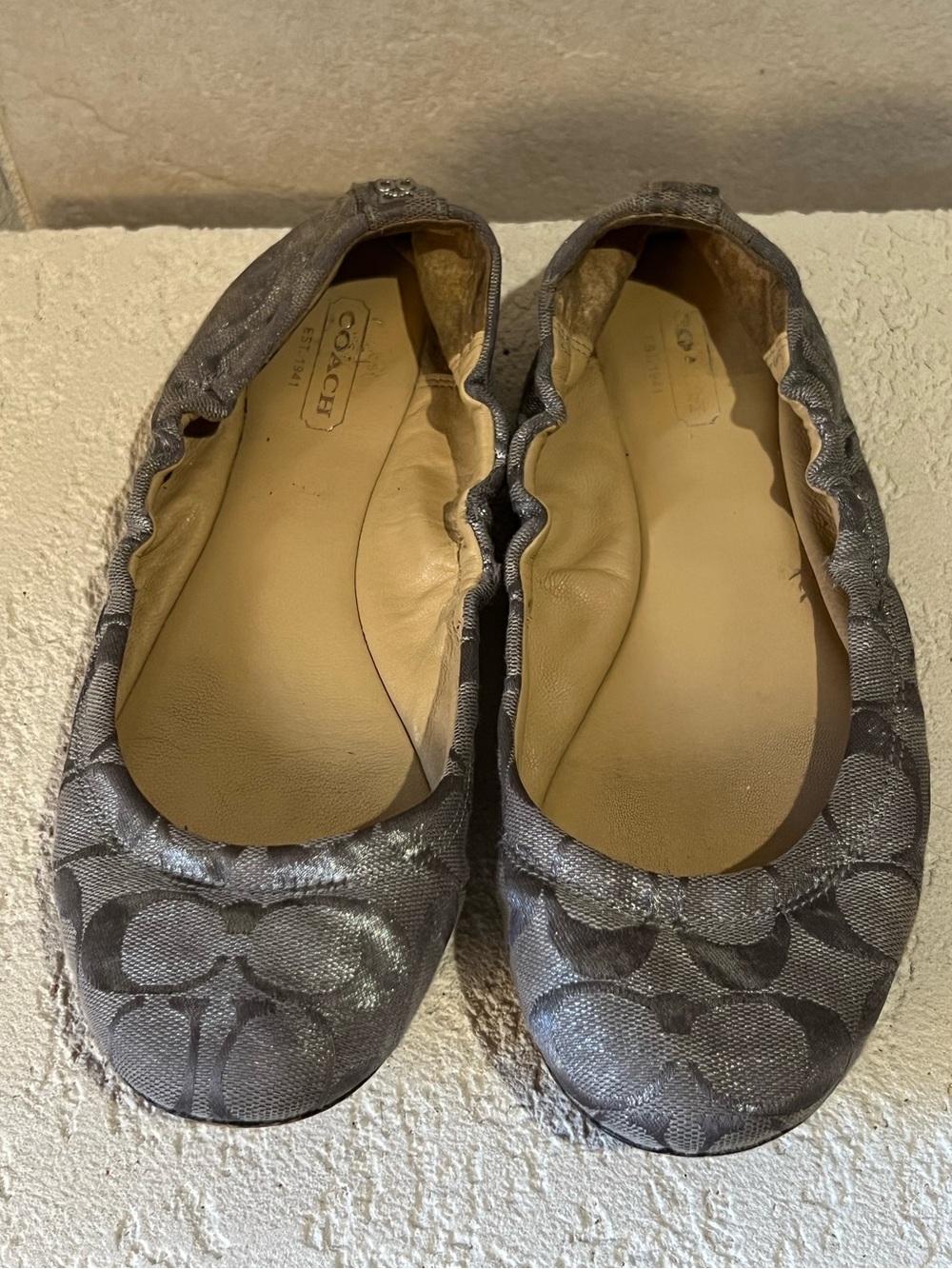 Women’s COACH silver grey monogram fabric ballet flats Sz 7B